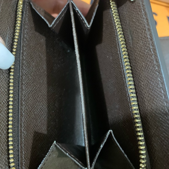 Sold🎉Louis Vuitton RARE Damier Ebene Koala Wallet🎉🎉 - Picture 12 of 16